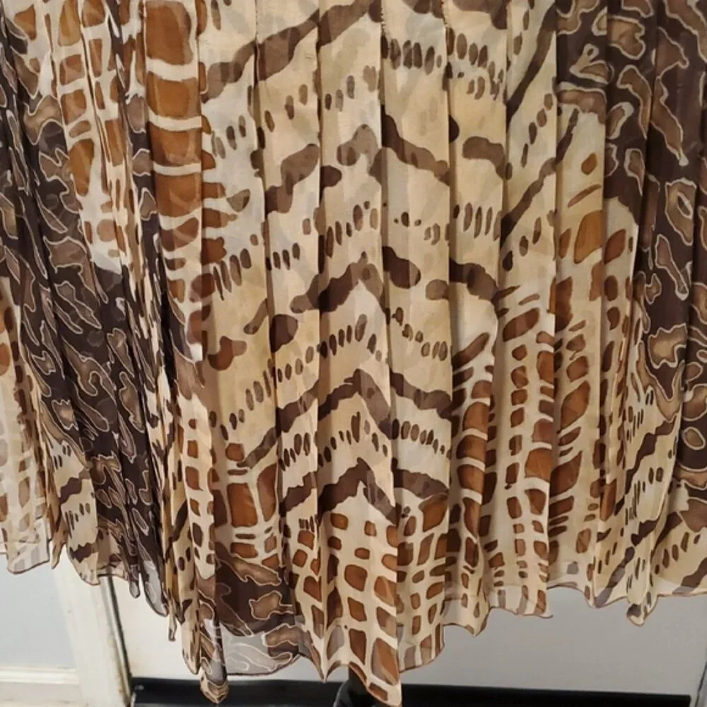 Richard Malcolm Chic Brown Patterned Pleated Skirt